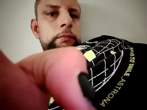 Show modela NiceToes43 na web-kameri