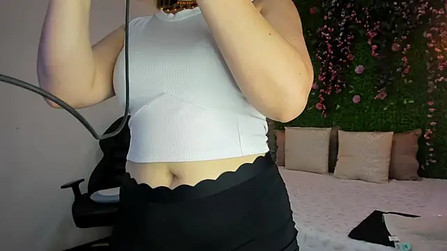 SarahDeyvis Chat XXX live