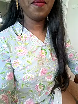 DhiyapinkのライブXXXチャット