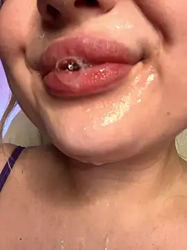 KellyMoors 即時 XXX 聊天