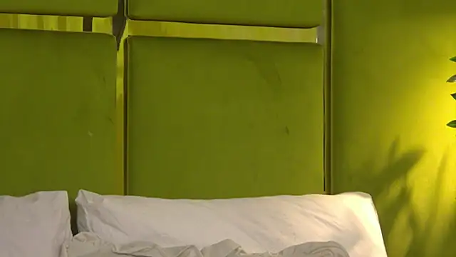 NattyDevon élő XXX-chatje