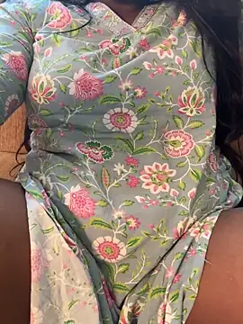 Dhiyapink Chat XXX in diretta