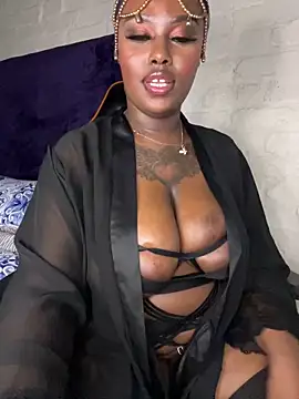 QUEEN_NOBUHLE_FEMDOM_777 live XXX chat