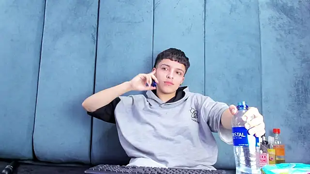 Megan_Thompson_ Live XXX-Chat