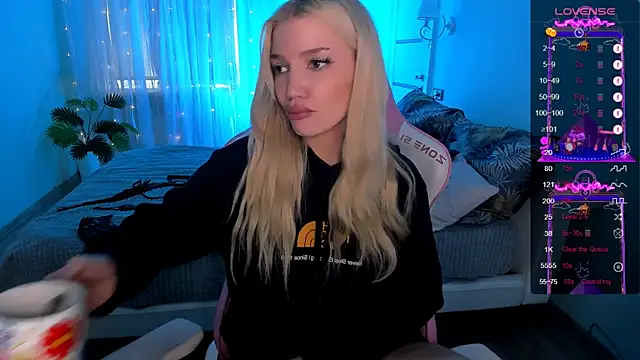 AnyaTaylor_のライブXXXチャット