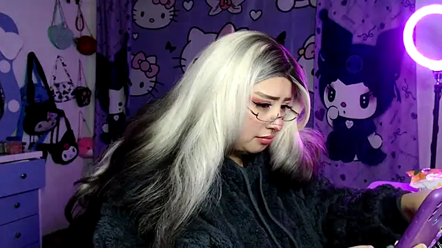 lussyevans24 现场XXX聊天