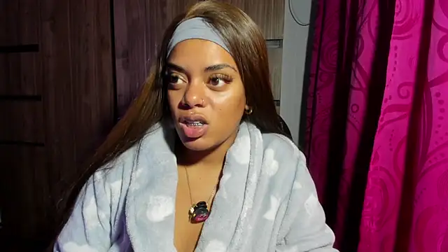 ladyrd1's Live XXX Chat