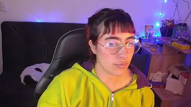 Miacatsito3's Live XXX Chat