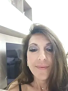 ChiaraFerraro 即時 XXX 聊天