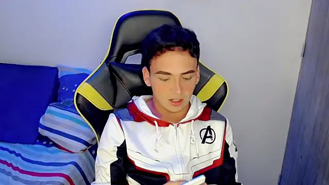 Czat XXX na żywo – Mathias_twinkk