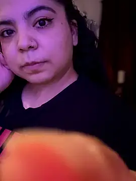 kimmiakiss22 即時 XXX 聊天