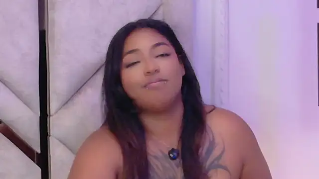 Cristal-Jonnes Live XXX-chat