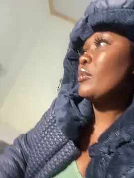 Cardiebae89 élő XXX-chatje