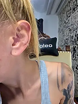 Živý XXX chat kylie_blck