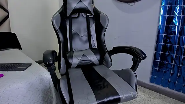 dulce_34 élő XXX-chatje