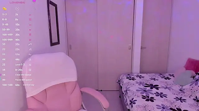 _Arianna08_ Show in webcam