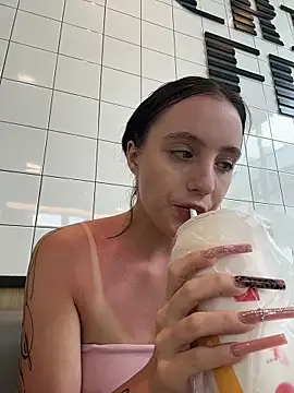 دردشة MiaTee الجنسية المباشرة