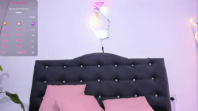 LINDSAY_TAY's Live XXX Chat