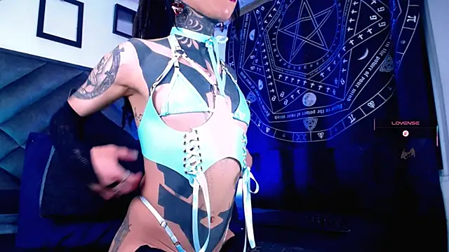 Mia_Goth 라이브 XXX 채팅