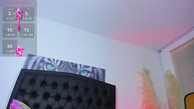 Scarlet_Hiit 即時 XXX 聊天