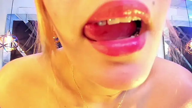 Daniela-hill webcam show