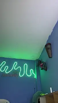 naho_love élő XXX-chatje