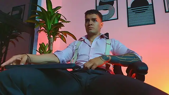 دردشة ALPHA_DOMINUS_ الجنسية المباشرة