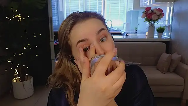 Živý XXX chat Mira_Mermayd