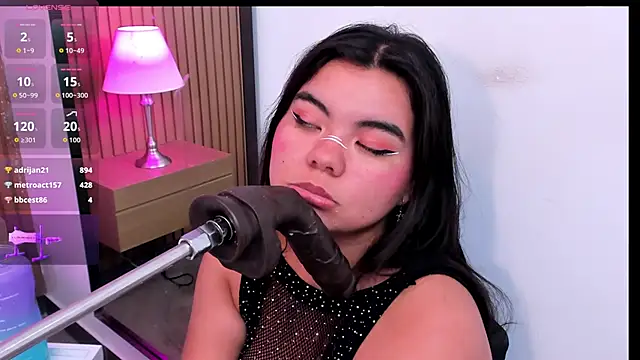 XXX chat uživo modela klhoe_boobs