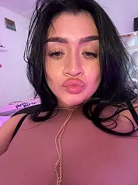 Chat +18 de lucianaroy ao vivo