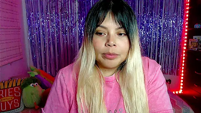 Chat +18 de EllieMoonX ao vivo