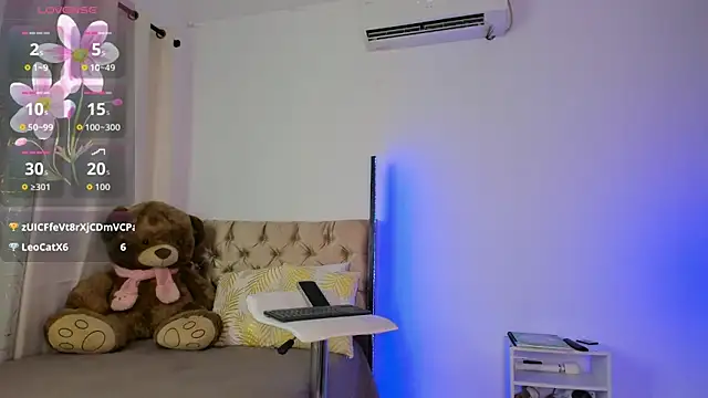 Lia_Petite1 Obrolan Langsung XXX