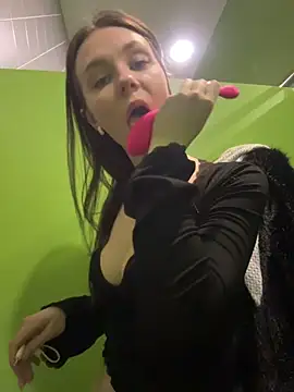 Ttixmila webcam show