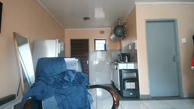 Chatroom XXX en direct de BusybooobsXXX3