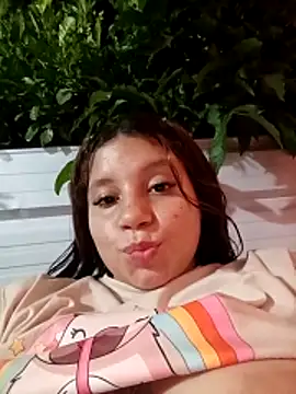 Chatroom XXX en direct de Virgin-Totona