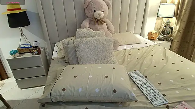 Soyhinata_ Adlı Modelin Web Kamerası  Şovu