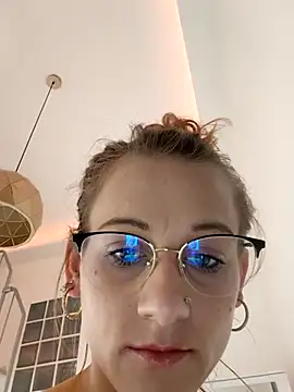 Bellaa25's Live XXX Chat