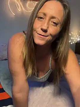 Pokazy przed kamerką – FoxyMillie