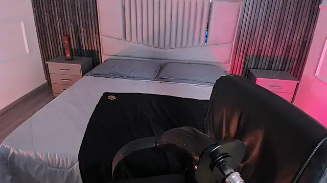 Chatroom XXX en direct de Emberrvelvet