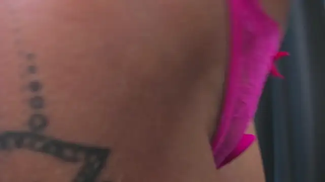 MayaNextDoorn Webbikameraesitys