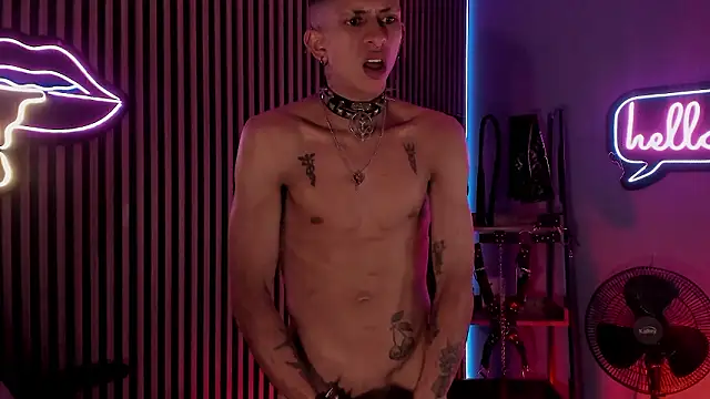 Show modela Maximoking26 na web-kameri