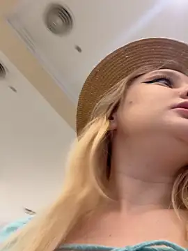 Chat +18 de AmmyHot ao vivo