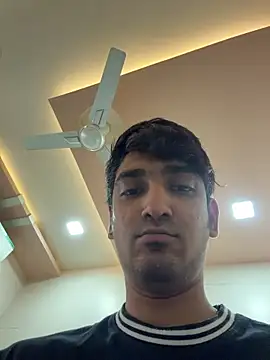 hornyguy271192 – Kamerová šou