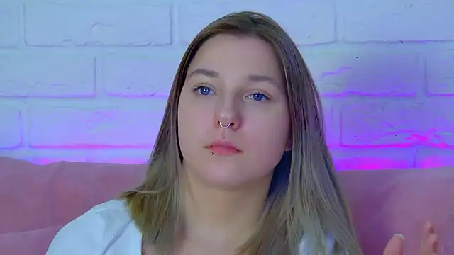 Онлайн чат XXX TinnaBurton