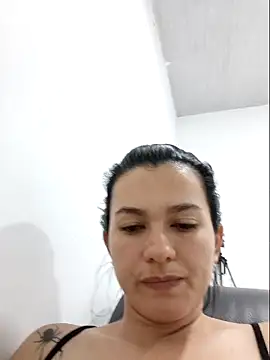 Chat +18 de Adrenaline_crazy ao vivo