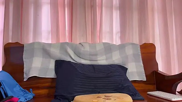 Raamoss live XXX chat