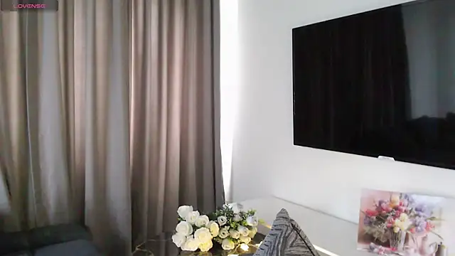 VeliaSaiのライブXXXチャット