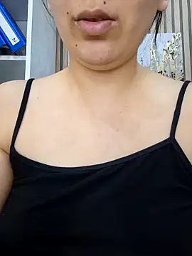 Онлайн чат XXX Emi_hot1