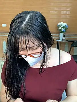 hide_from_colleagues' Live XXX Chat