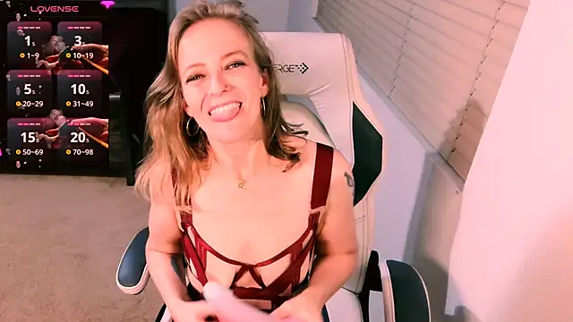 britteebee Adlı Modelin Canlı XXX Sohbeti